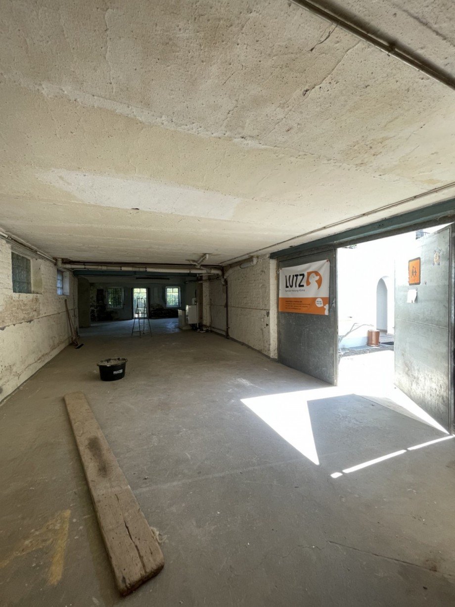 Lager Halle / Lager / Produktion Wiesbaden