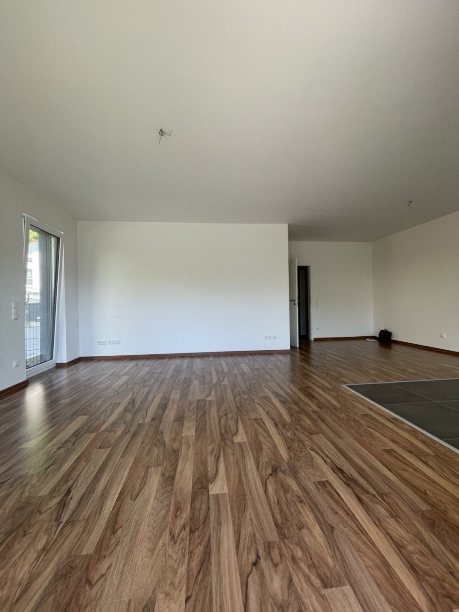 Wohnzimmer Erdgeschosswohnung Fl�rsheim am Main