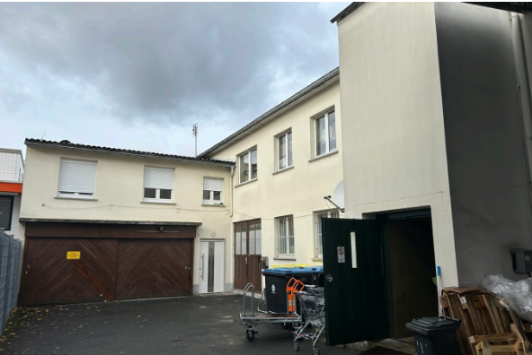 Hof Mehrfamilienhaus Dreieich