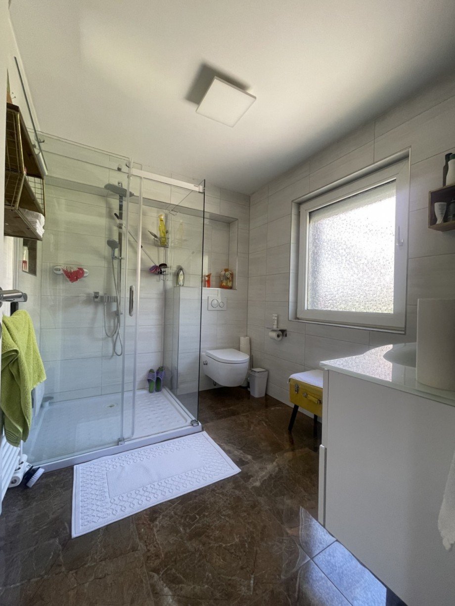 Badezimmer Mehrfamilienhaus Niddatal