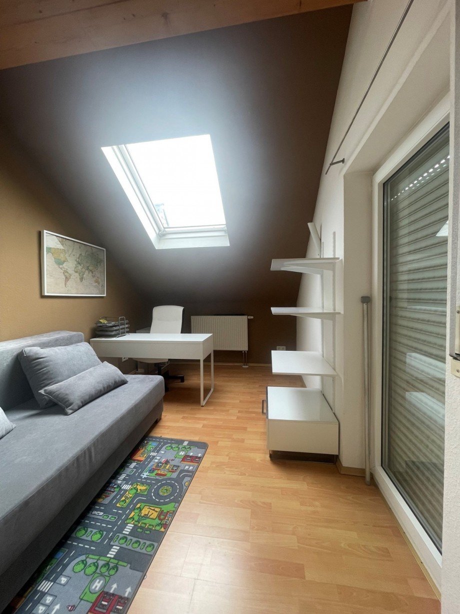 Schlafzimmer Dachgeschosswohnung R�sselsheim am Main