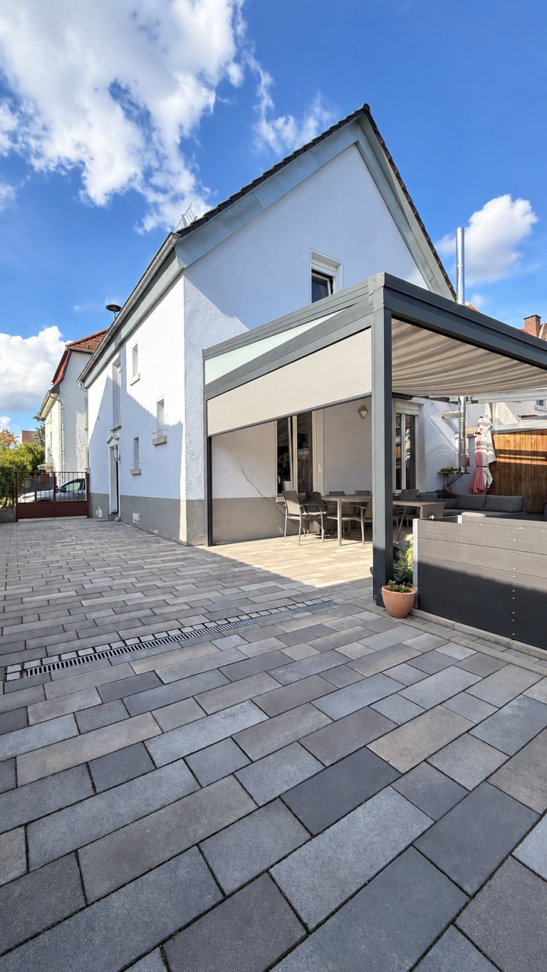 Terrasse Fl�rsheim am Main, Deutschland Einfamilienhaus VERF�GBAR AB: 08.2027 - Einfamilienhaus mit historischem Flair und modernem Wohnkomfort