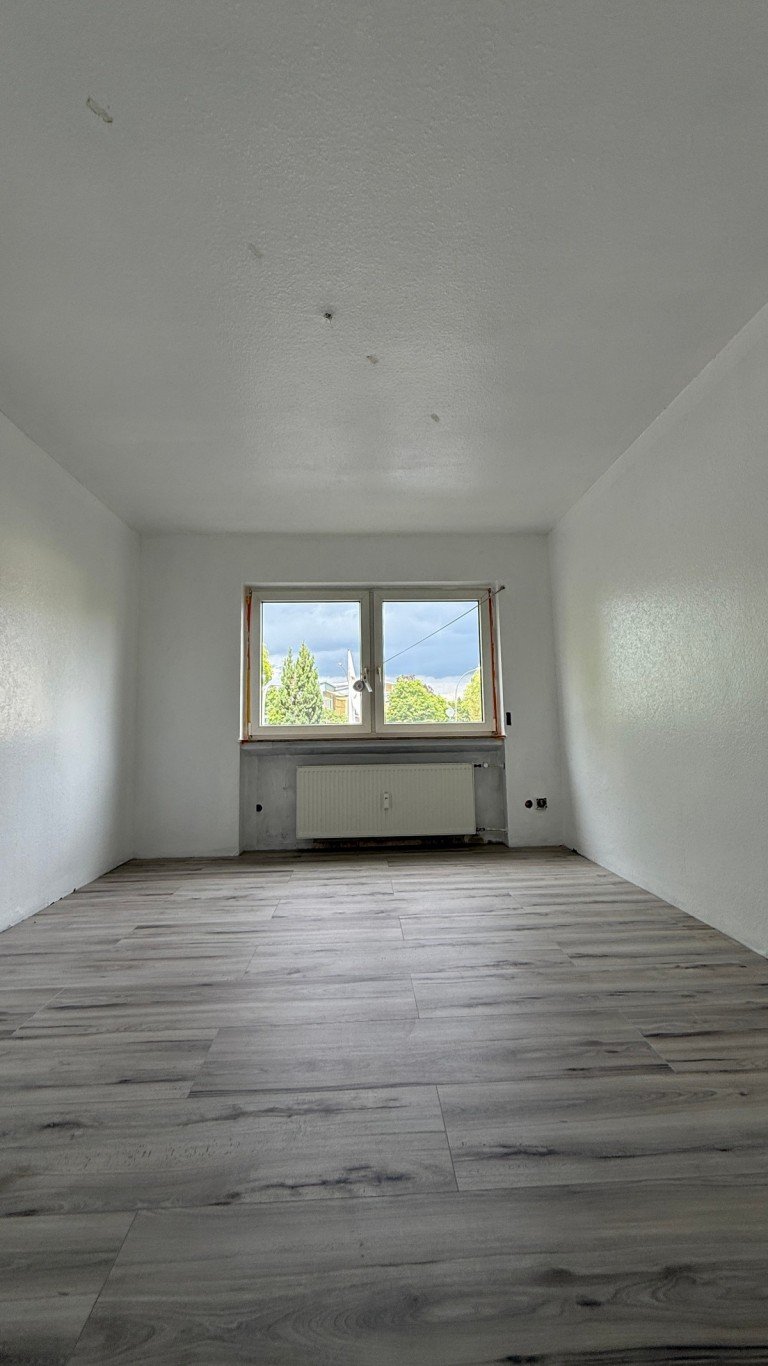 Innenbilder R�sselsheim am Main Erdgeschosswohnung Modernisierte 4-Zimmer-Erdgeschosswohnung mit Balkon & Stellplatz in gefragter Lage