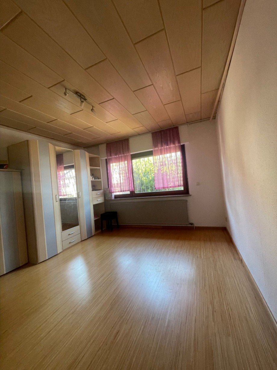 Zimmer - EG Bungalow Wiesbaden