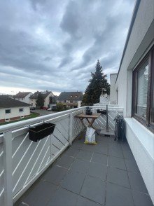 Balkon Attraktive 2 Zimmer Wohnung mit Stellplatz in Fl�rsheim Wicker