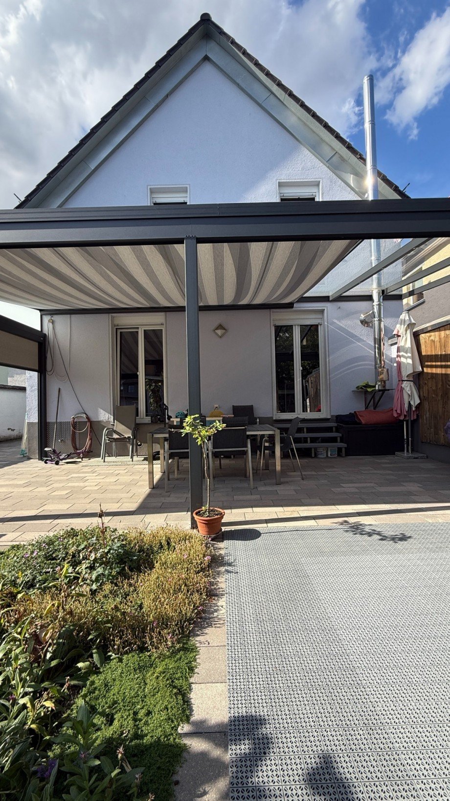 Au�enansicht Einfamilienhaus Fl�rsheim am Main, Deutschland