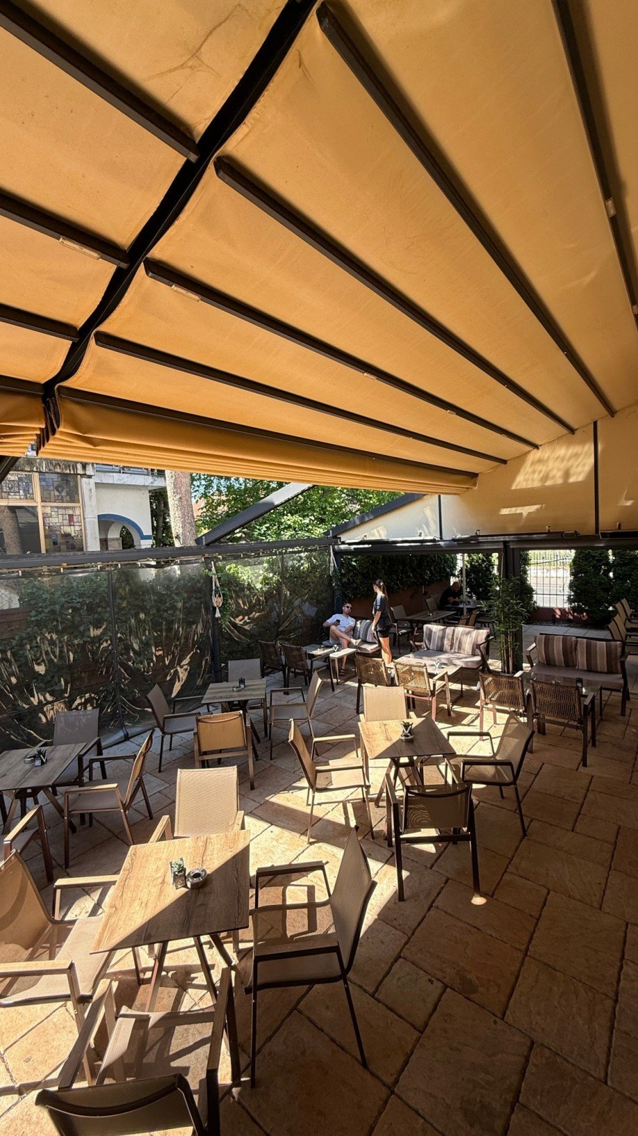 Terrassenansicht Gastgewerbe R�sselsheim am Main