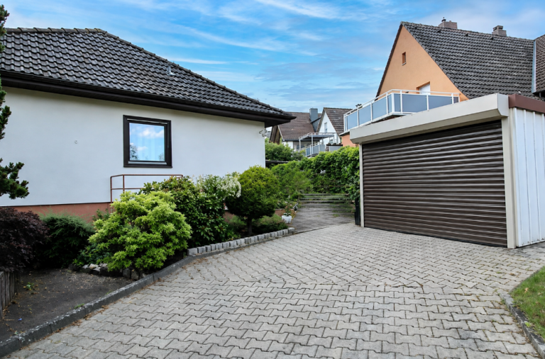 Au�enstellplatz und Garage Oberursel (Taunus) Einfamilienhaus Ihr neues Zuhause mit Garten & Terrasse - Einfamilienhaus in Oberursel zu verkaufen