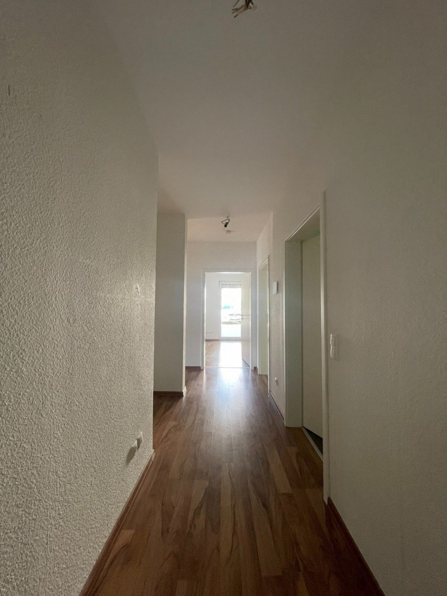 Flur Erdgeschosswohnung Fl�rsheim am Main