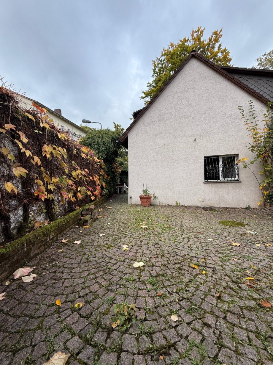 Hof Einfamilienhaus Frankfurt am Main