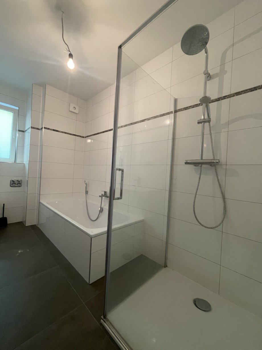 Badezimmer Erdgeschosswohnung Fl�rsheim am Main