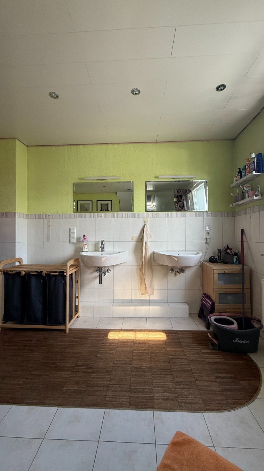 Bad Einfamilienhaus Fl�rsheim am Main, Deutschland