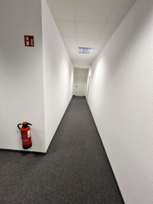 Flur Attraktive Gewerbeimmobilie mit vielseitigen Nutzungsperspektiven