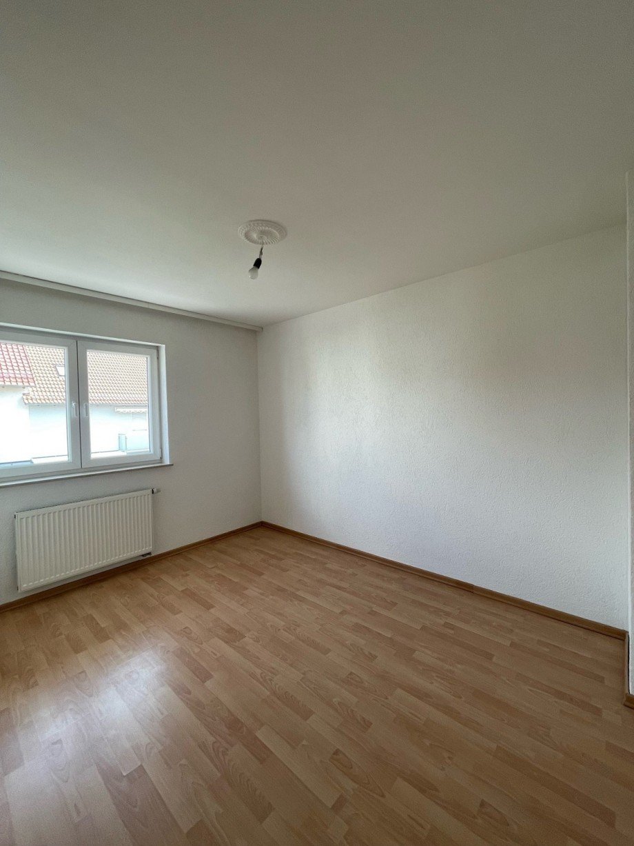 Schlafzimmer 1. OG Etagenwohnung Bischofsheim