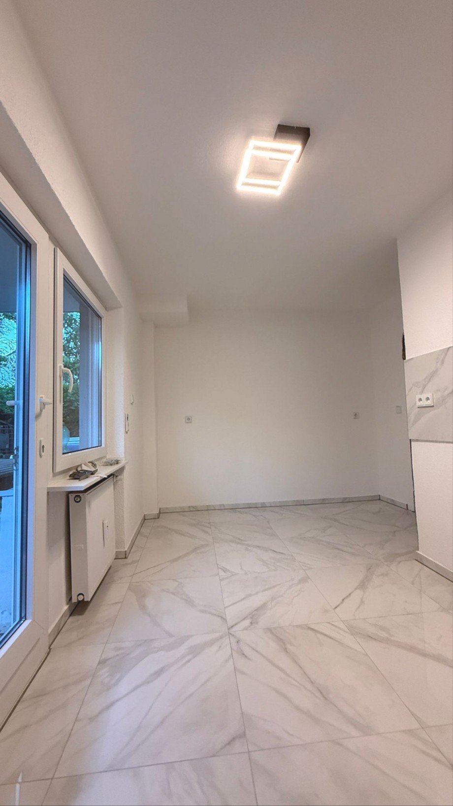 K�chenbereich und T�r zur Terasse (2) Wohnung Hofheim am Taunus