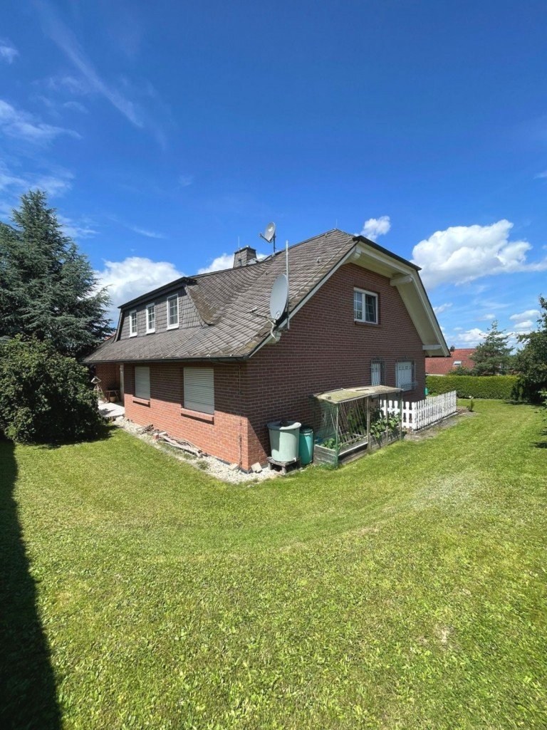 Hausansicht Schrecksbach Einfamilienhaus Einfamilienhaus mit Einliegerwohnung in angenehmer Lage von Schrecksbach!
