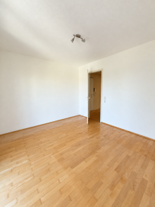 Schlafzimmer Moderne 2-Zimmer-Etagenwohnung mit Balkon und Stellplatz in Hattersheim