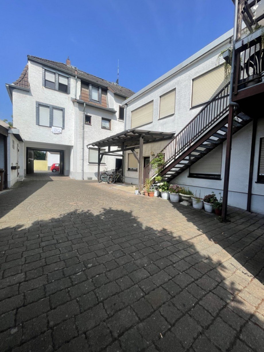 Innenhof Mehrfamilienhaus R�sselsheim am Main