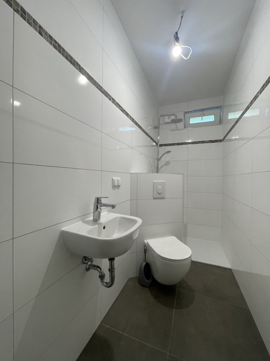 Badezimmer Erdgeschosswohnung Fl�rsheim am Main