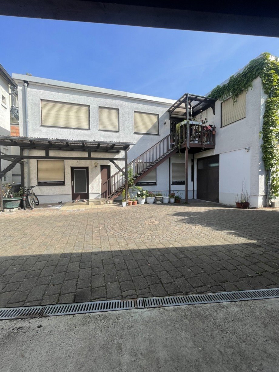Innenhof Mehrfamilienhaus R�sselsheim am Main