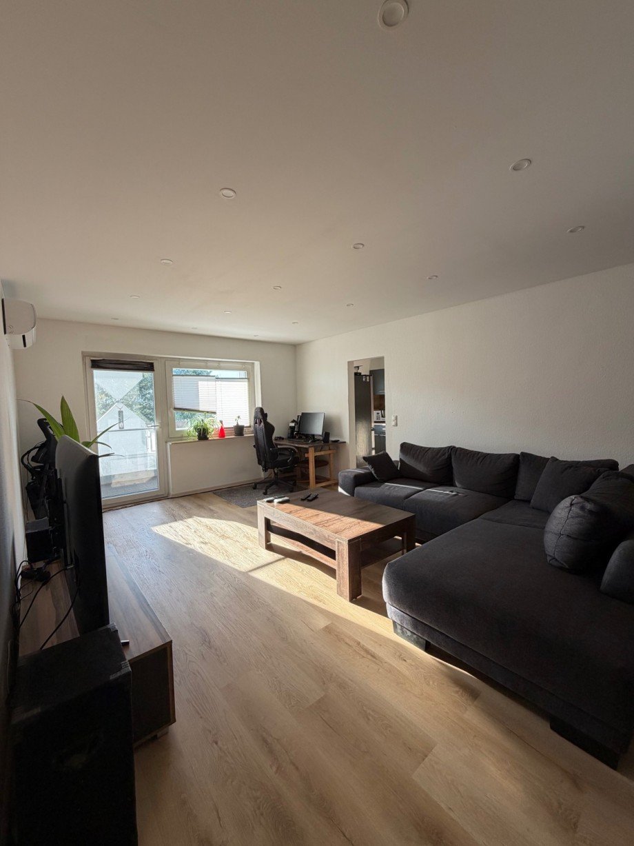Wohnzimmer Etagenwohnung Fl�rsheim am Main
