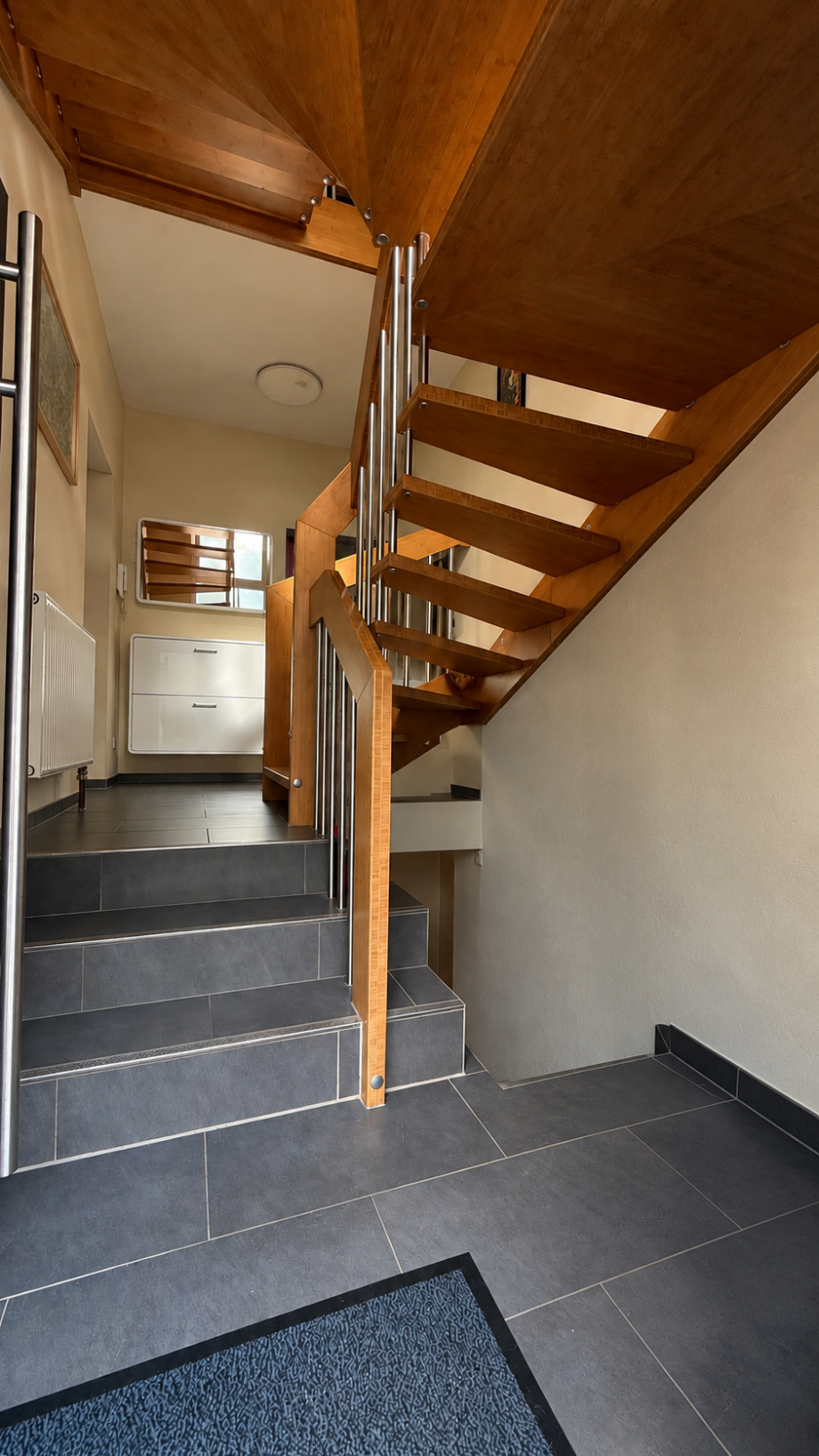 Treppenflur Einfamilienhaus Fl�rsheim am Main, Deutschland