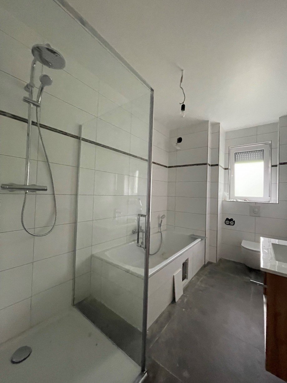 Badezimmer Erdgeschosswohnung Fl�rsheim am Main