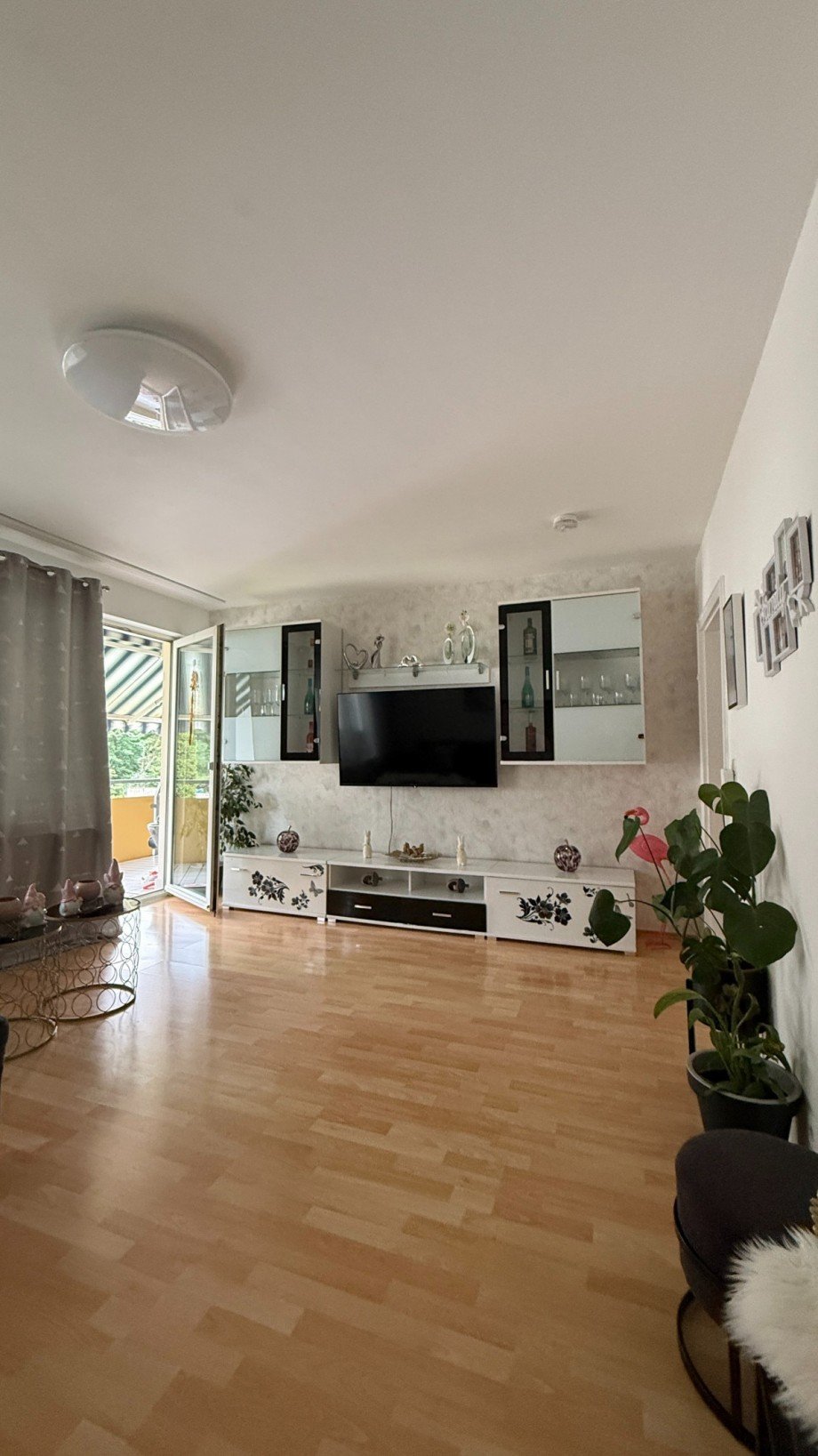 Wohnzimmer Etagenwohnung Eppstein