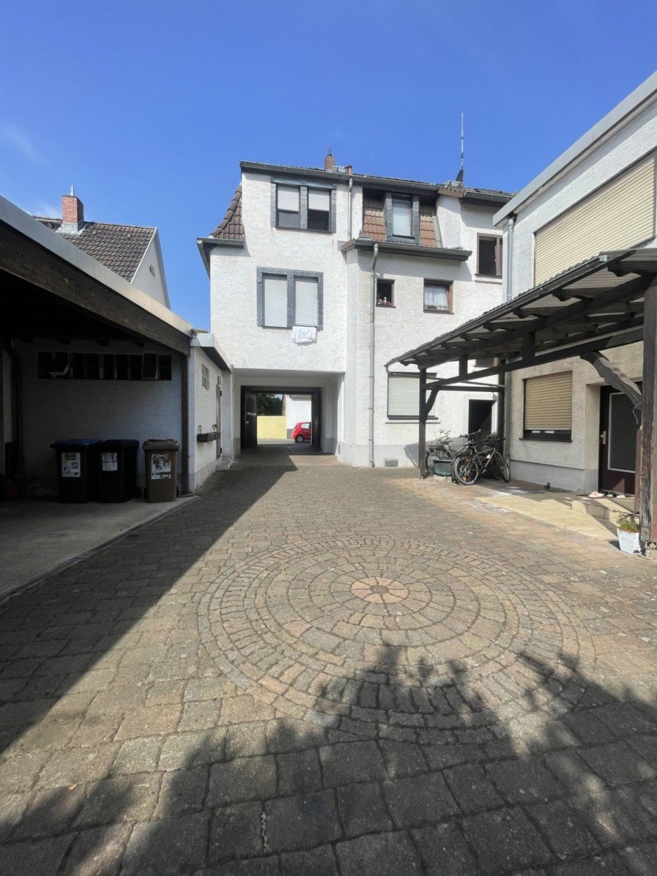Innenhof Mehrfamilienhaus R�sselsheim am Main