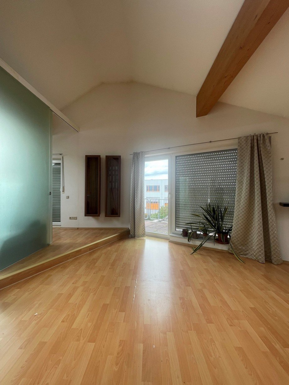 Wohnbereich Dachgeschosswohnung R�sselsheim am Main
