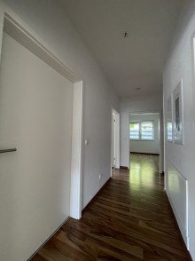 Flur 4 Zimmer Wohnung in Fl�rsheim!
