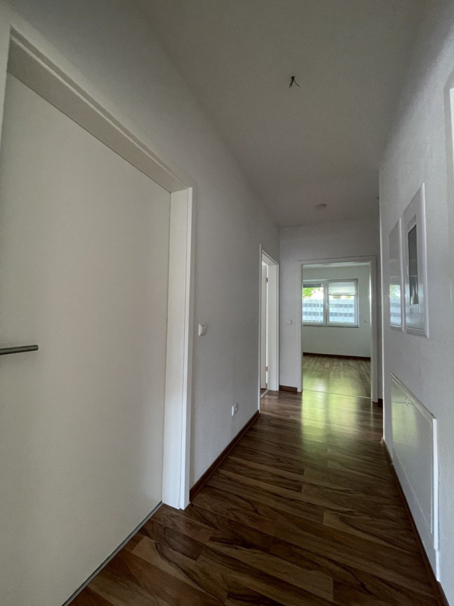 Flur Erdgeschosswohnung Fl�rsheim am Main