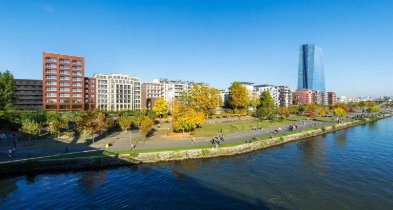 Aussicht Frankfurt am Main Wohnung MAINHATTAN: Wohnen am Fluss - Exklusiver Wohntraum mit hochwertiger Ausstattung!