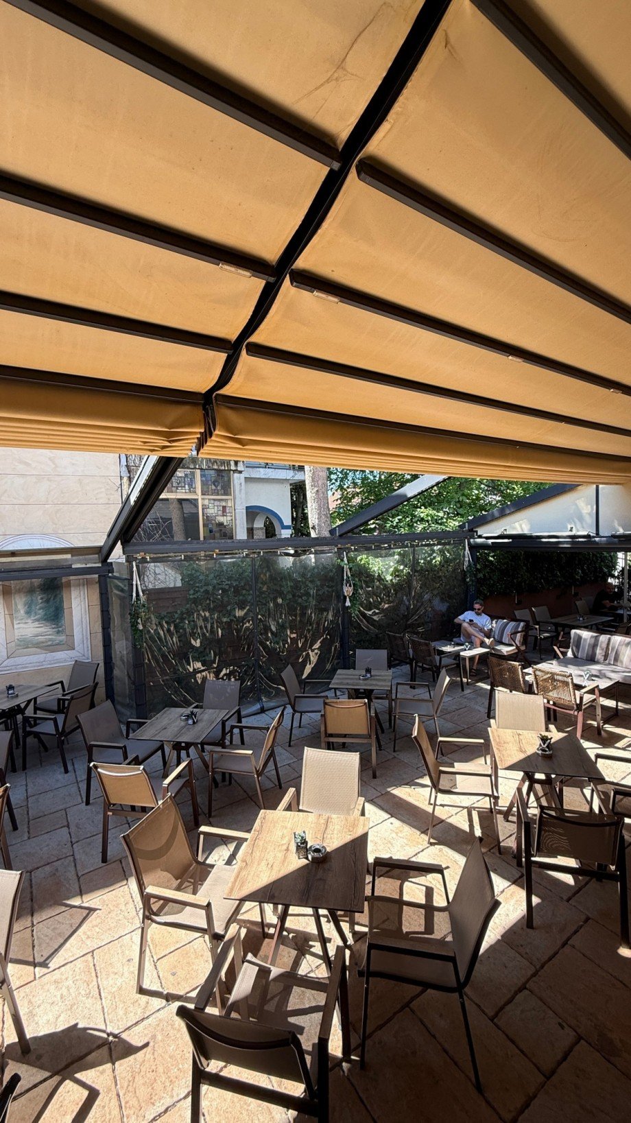 Terrassenansicht Gastgewerbe R�sselsheim am Main