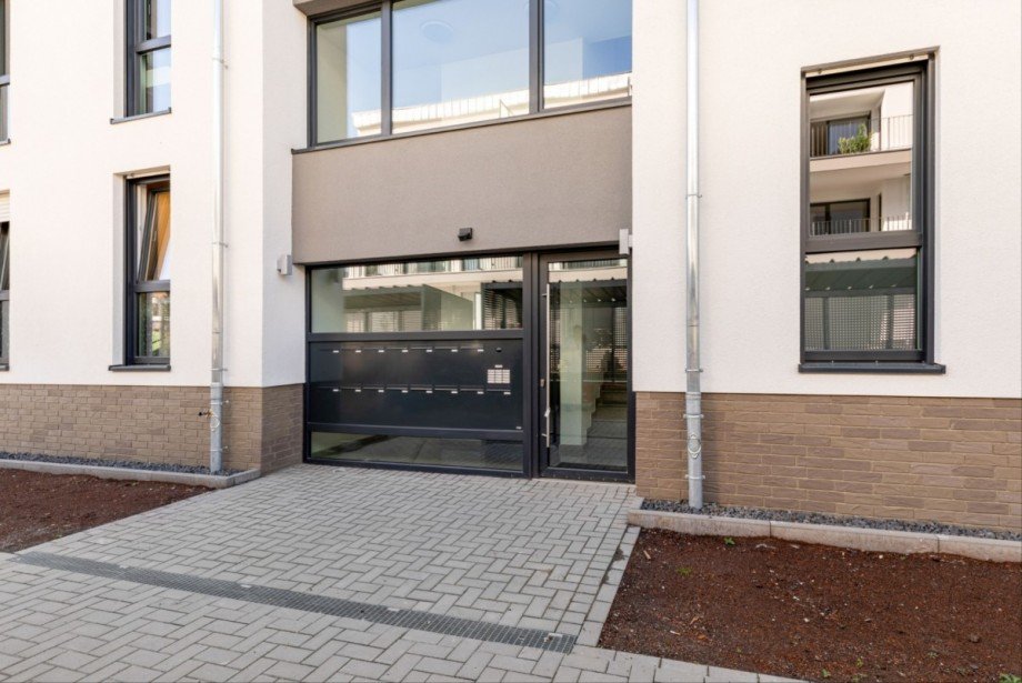 Hauseingang Erdgeschosswohnung Frankfurt, Nied