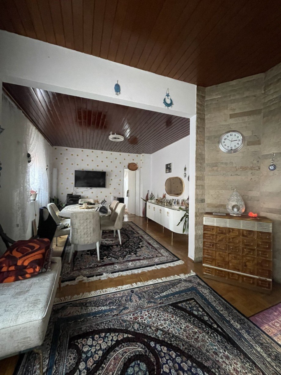 Wohn-und Esszimmer Mehrfamilienhaus Mainz