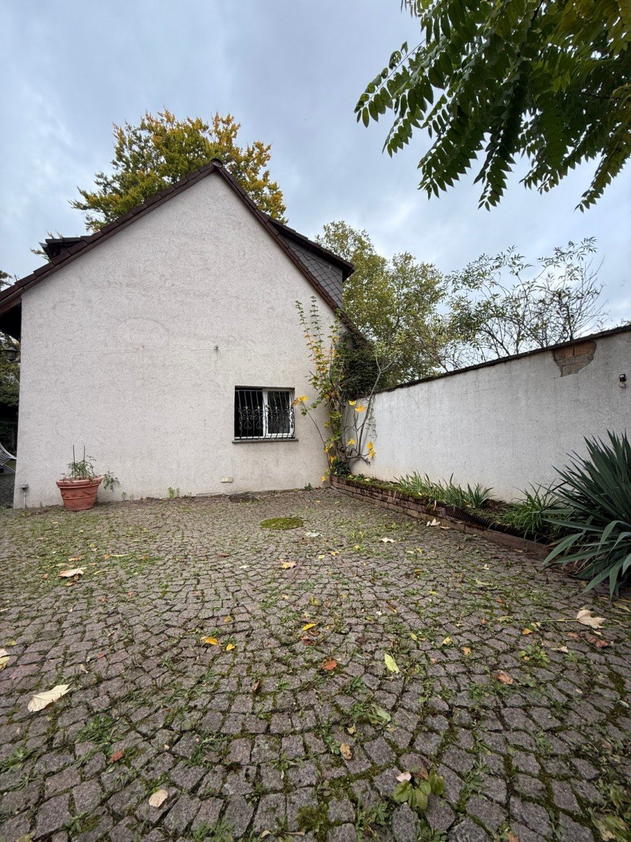 Hof Einfamilienhaus Frankfurt am Main