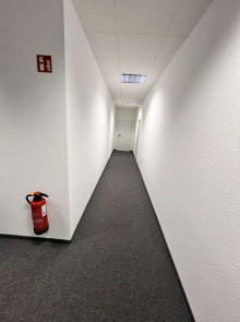 Flur Attraktive Gewerbeimmobilie mit vielseitigen Nutzungsperspektiven