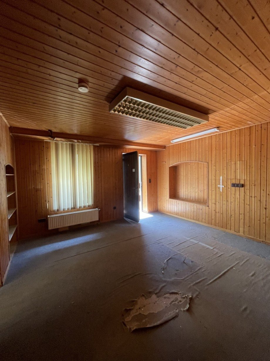 B�ro Halle / Lager / Produktion Wiesbaden