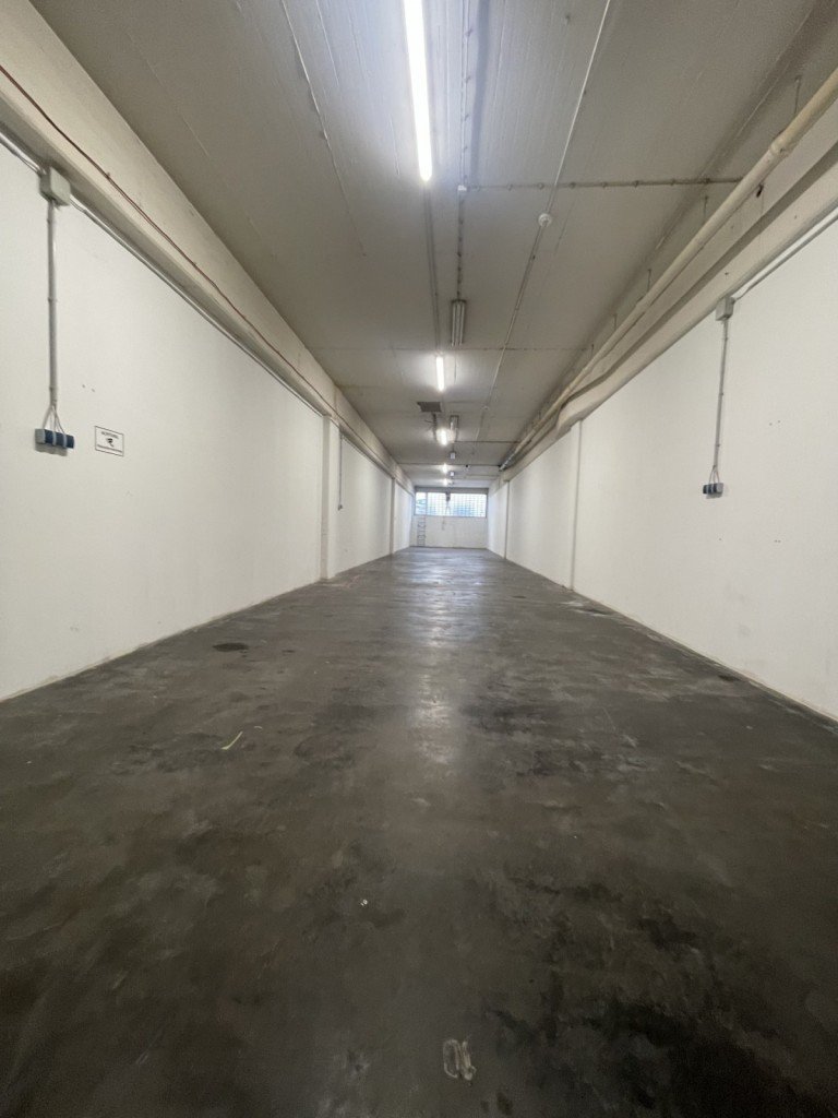 Lager Hattersheim am Main Halle / Lager / Produktion Moderne Lagerfl�che in gesichertem Gewerbegebiet in Hattersheim!