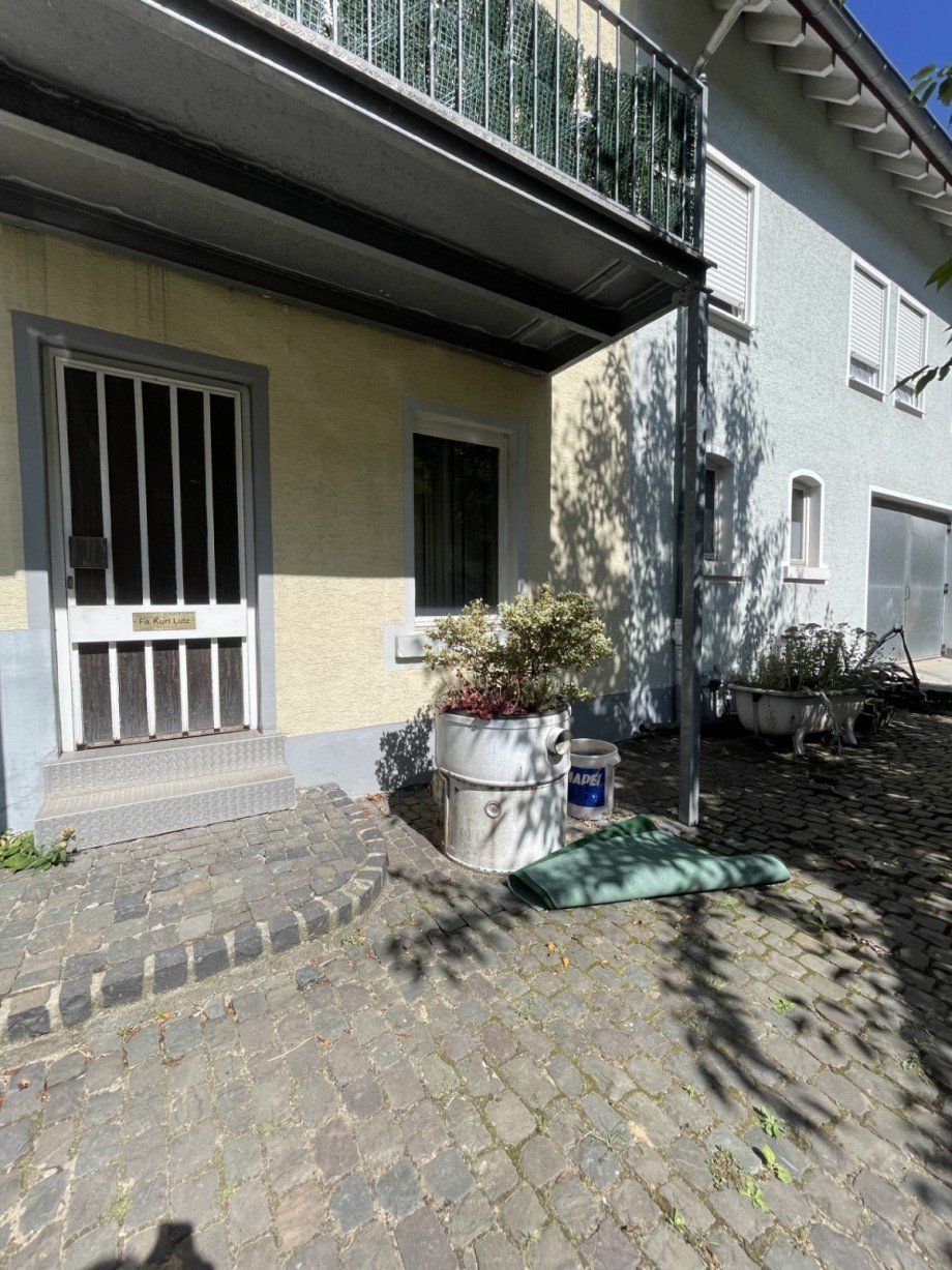 Eingang Halle / Lager / Produktion Wiesbaden