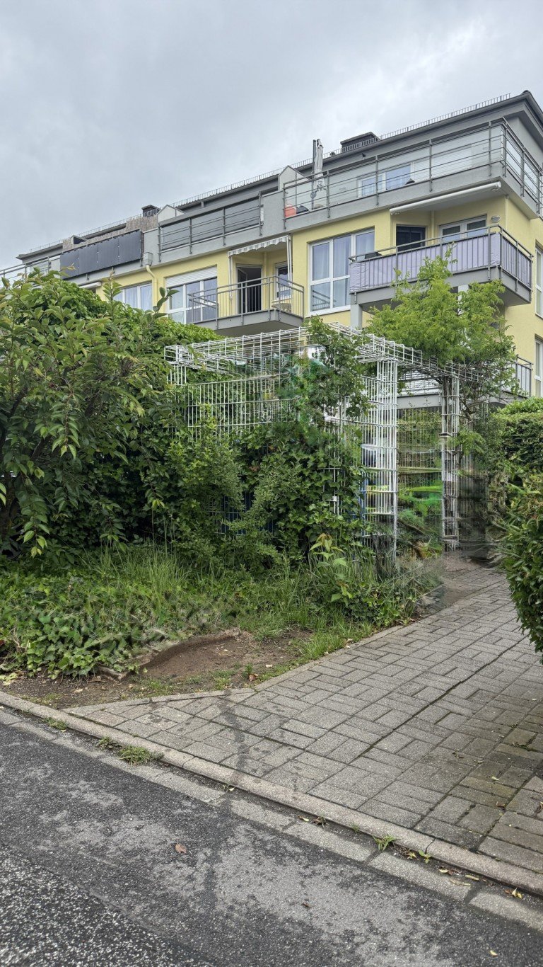 Hausansicht Hattersheim Etagenwohnung Moderne 2-Zimmer-Etagenwohnung mit Balkon und Stellplatz in Hattersheim