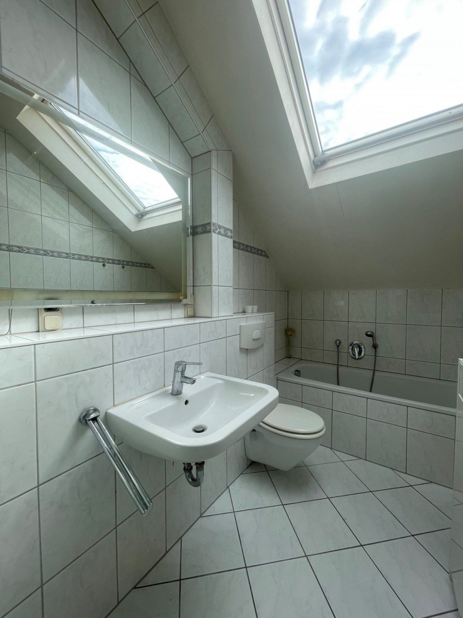 Badezimmer Dachgeschosswohnung R�sselsheim am Main